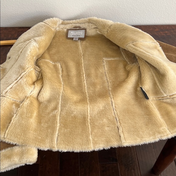WILSONS LEATHER Maxima Genuine Suede Faux Fur Trim Fitted Jacket Tan Large - Picture 11 of 13